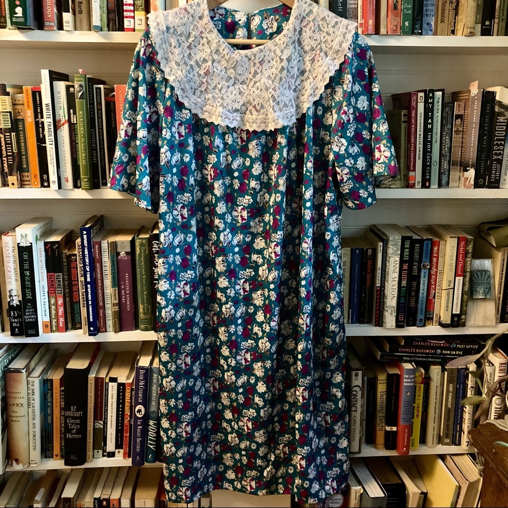 vintage roaman’s teal floral dress w/ lace ruffle collar midi